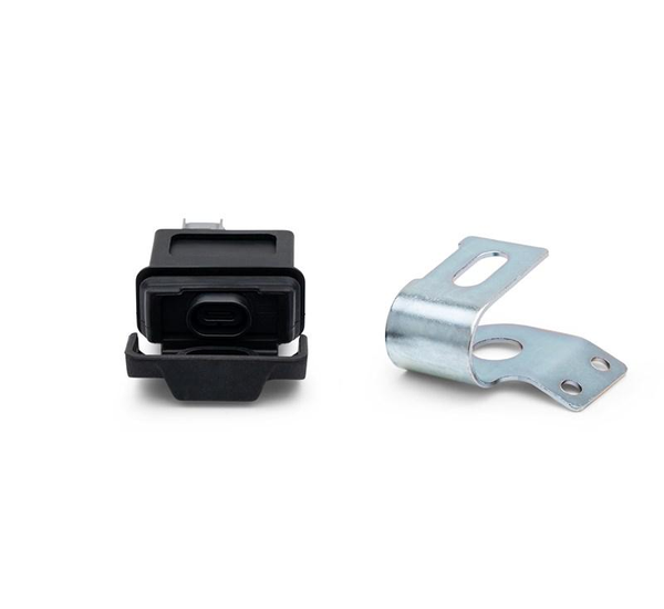 USB TYPE-C (Ninja 500)