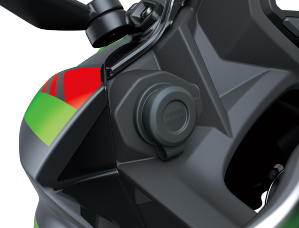 DC OUTPUT(12V SOCKET) (Ninja 650)